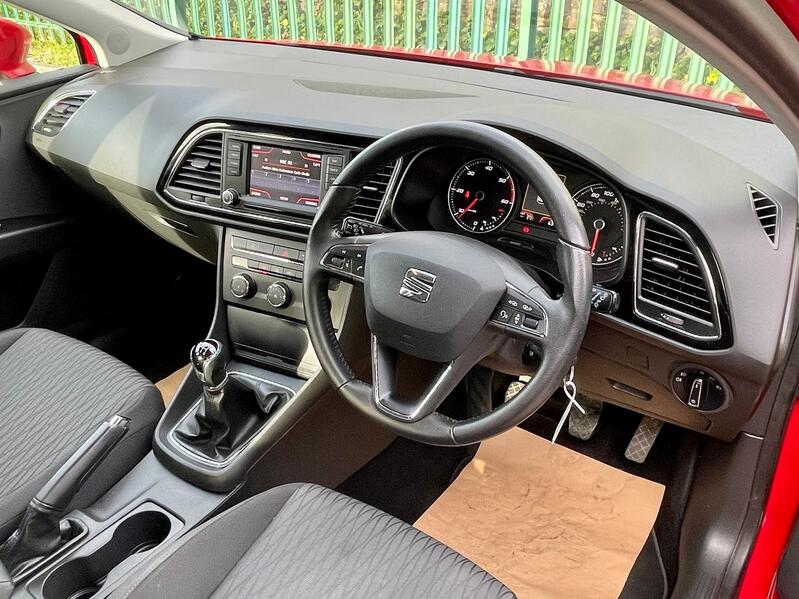 SEAT LEON