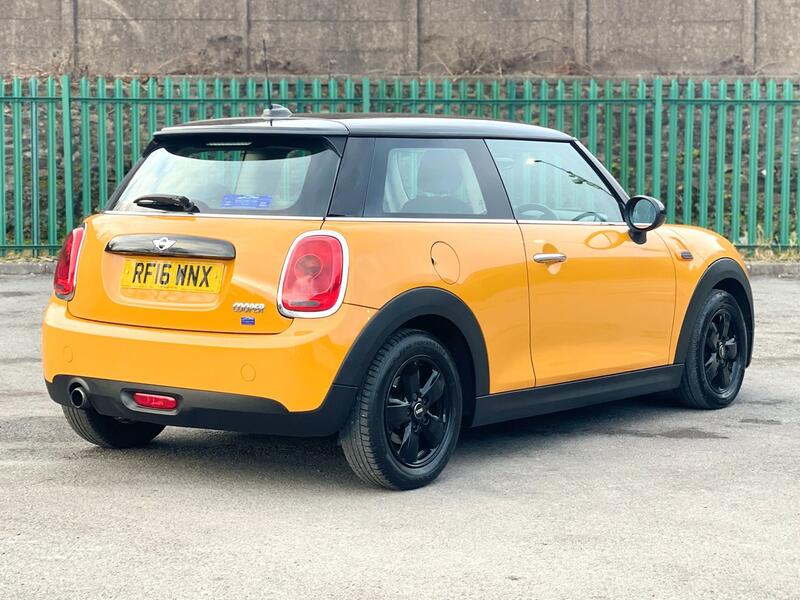MINI HATCH
