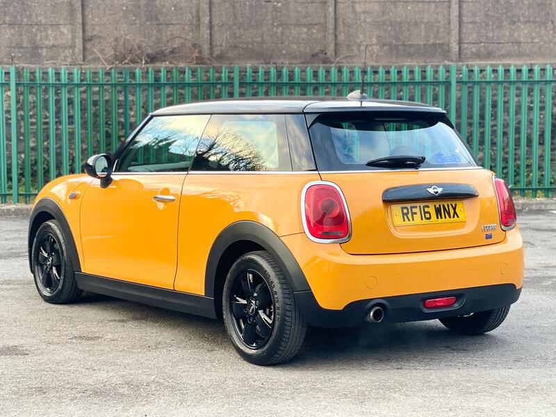 MINI HATCH