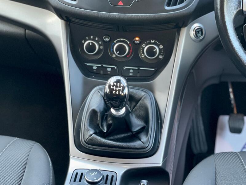 FORD KUGA